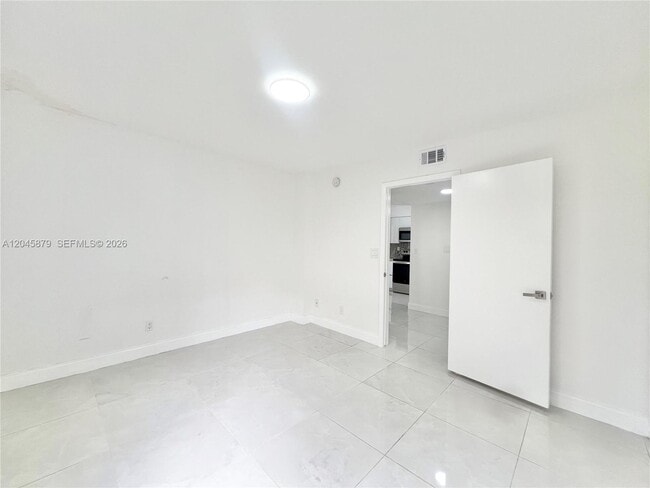 Building Photo - 842 NW 92nd Ave