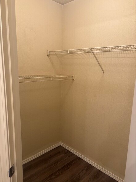 Building Photo - 600 Woods Dr