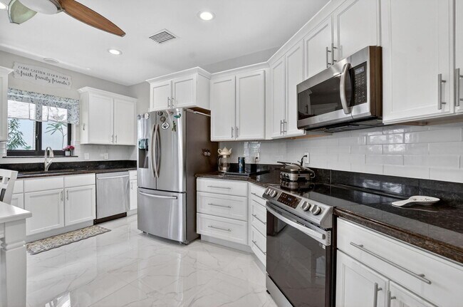 Building Photo - 6502 Via Benita