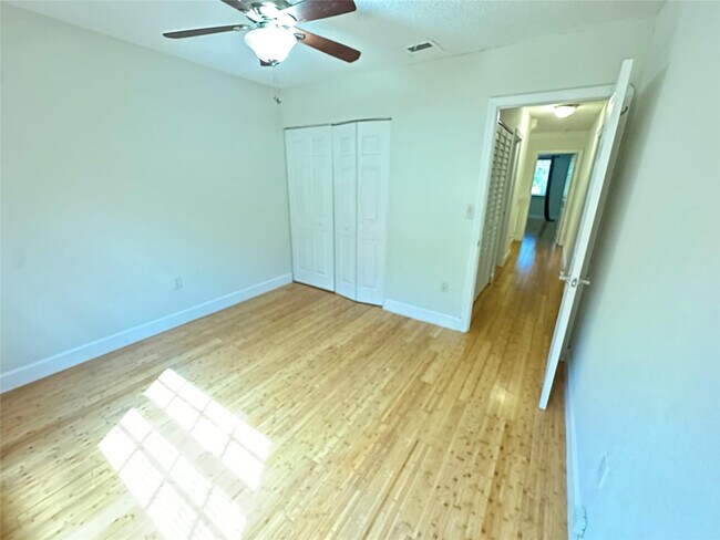 Building Photo - 12624 NW 11th Ct