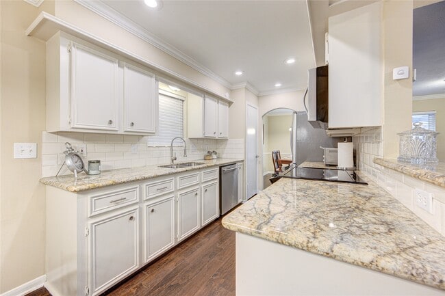 Building Photo - 12727 Westella Dr