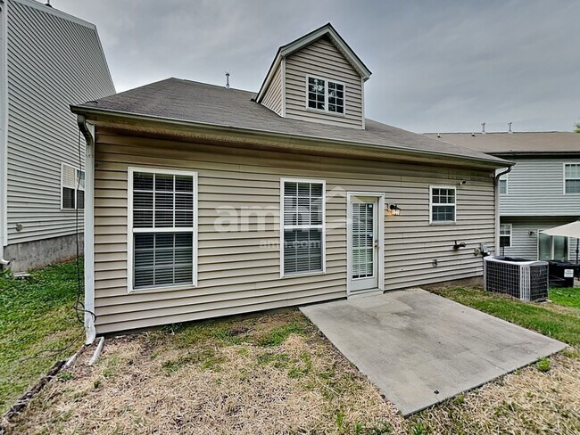 Building Photo - 5027 Abercromby St