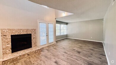 Building Photo - Great Townhouse in Great Hills / Arboretum...