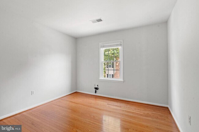 Building Photo - 9932 Longford Ct