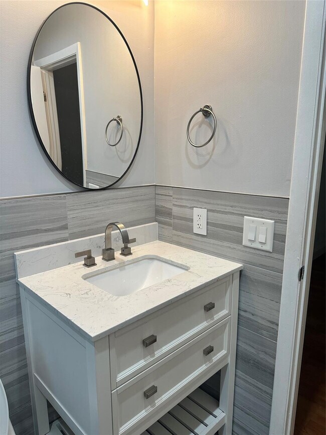 Building Photo - 401 SW 86th Ave