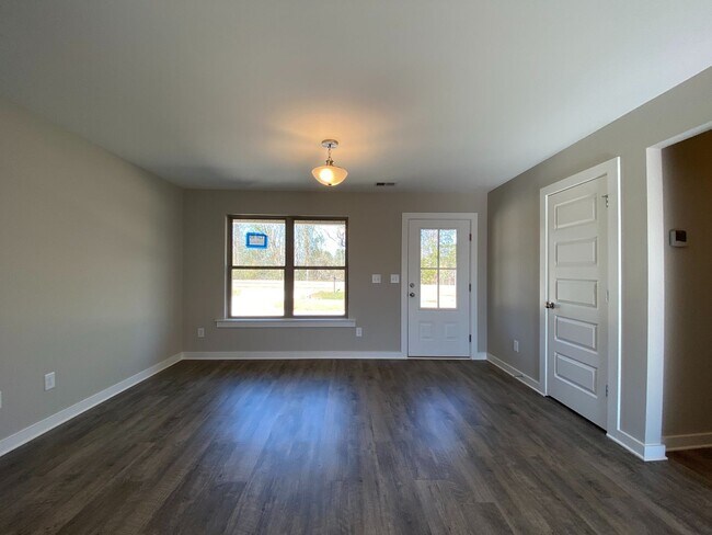 Building Photo - Beautiful home for Rent in Talladega, AL!!...