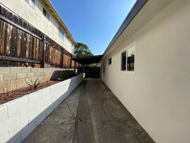 Building Photo - 121-123 Plymouth Drive