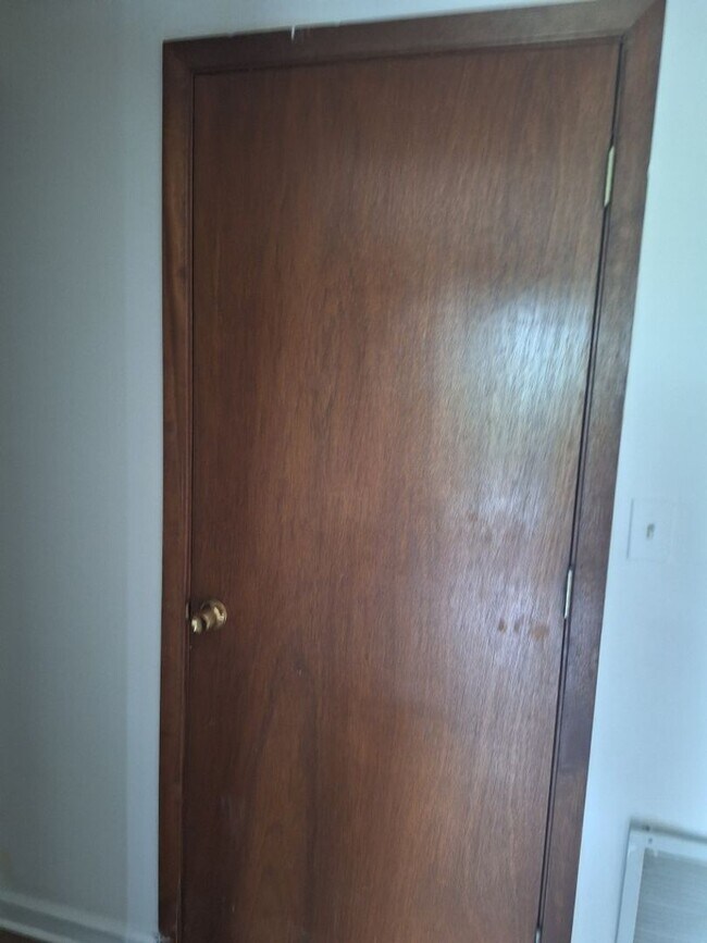 Building Photo - Basement Rancher located in Farragut