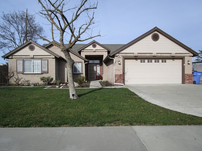 Building Photo - 686 Millbrook St