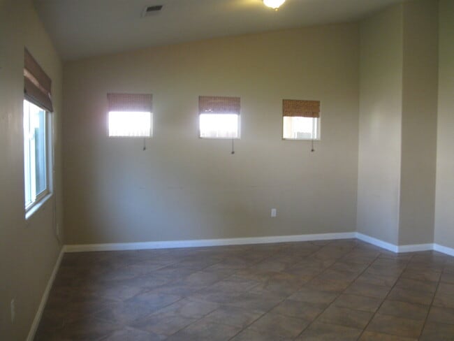Building Photo - Northwest Home - ** Move In Special **