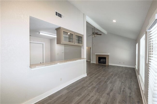 Building Photo - 1302 Danbury Square