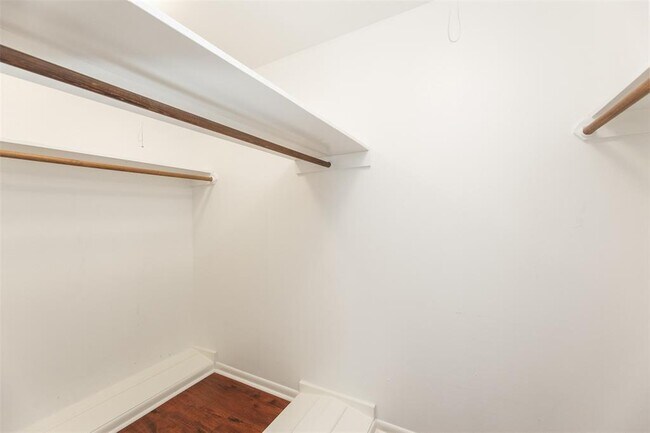 Building Photo - 6307 Del Monte Dr
