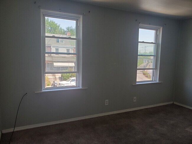 Building Photo - 218 E Liberty St