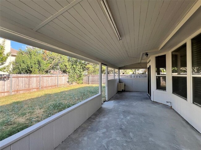 Building Photo - 1525 Natural Bridge Ln