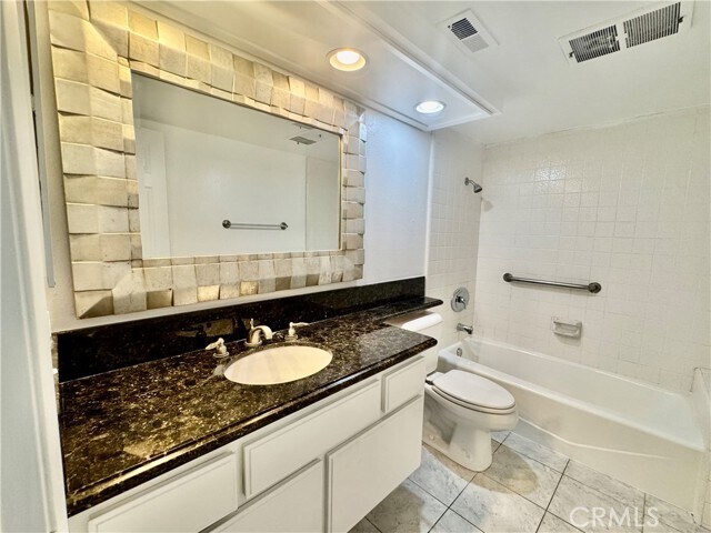 Building Photo - 22342 Estallens