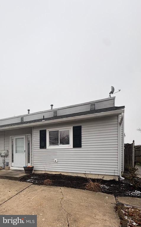 Building Photo - 390 Aldeberan Dr