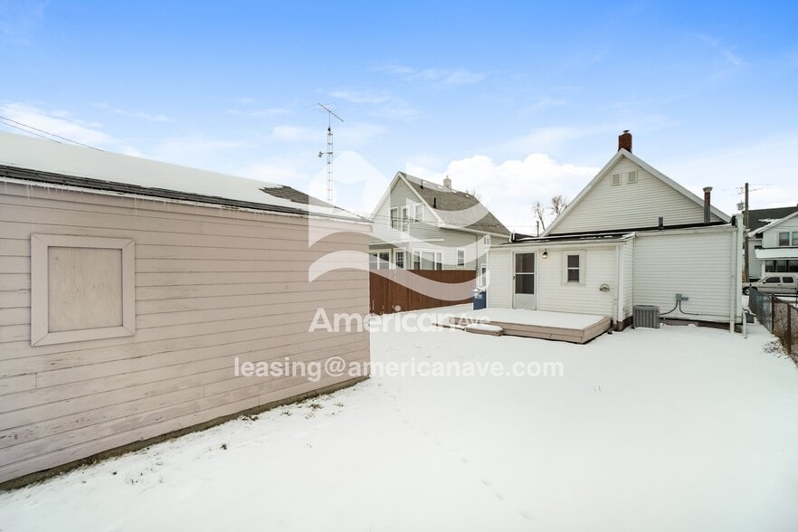 Building Photo - 1732 Pool St