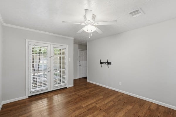 Building Photo - 1403 Airline Dr
