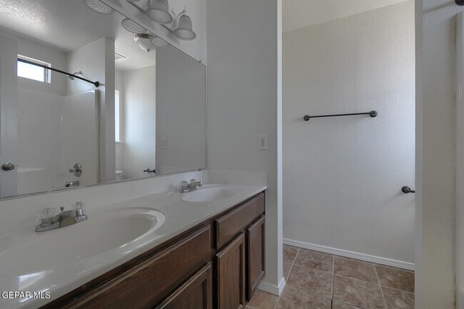 Building Photo - 14202 Ranier Point Dr