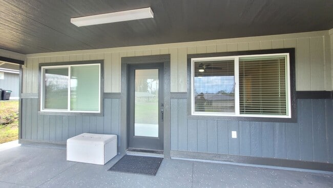 Building Photo - 3 bedroom, 2 Bath Home in Ainaloa Subdivision