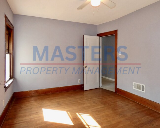 Building Photo - 524 E Hudson St
