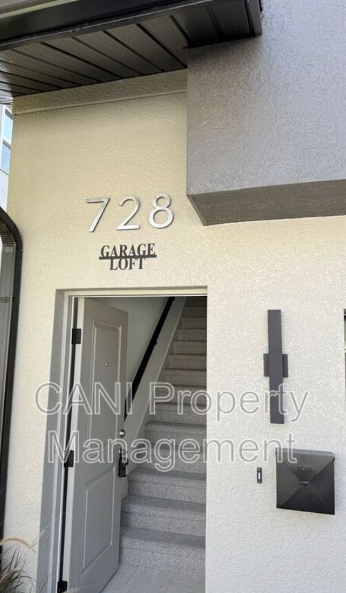 Building Photo - 728 Ellwood Ave