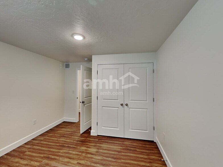 Building Photo - 6776 Silver Creek Dr