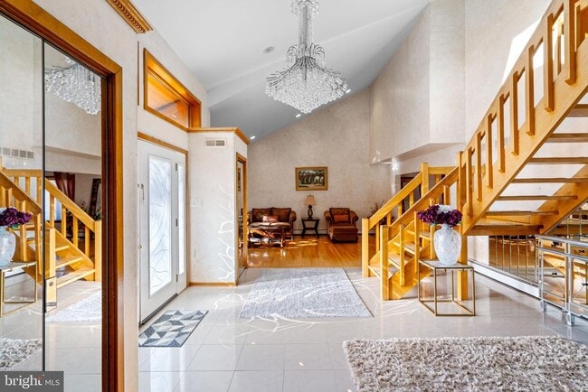 Building Photo - 509 Long Ln