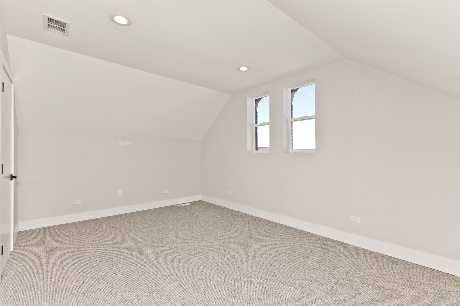 Building Photo - 1924 S May St