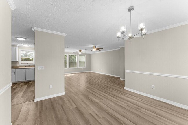 Building Photo - 7304 Claudia's Way