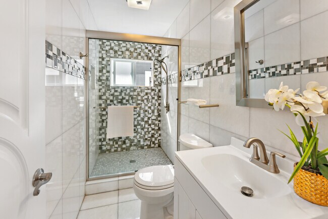 Building Photo - 7726 W 79th St