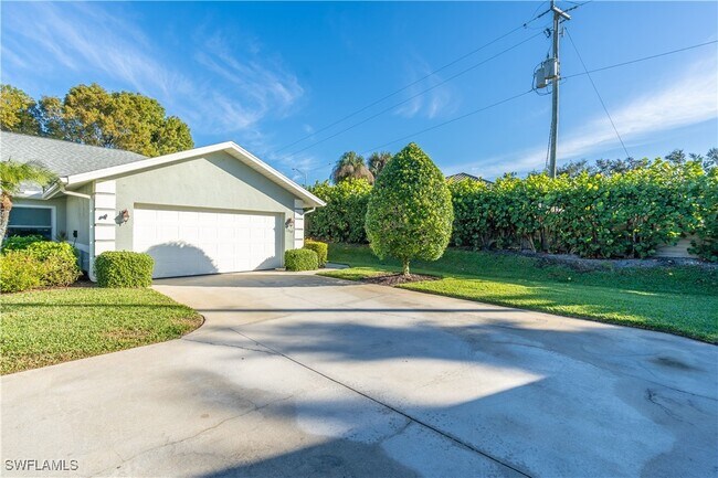 Building Photo - 1704 Royal Cir