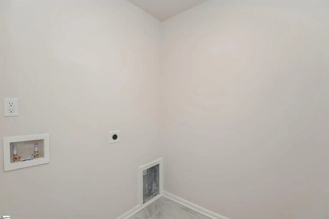 Building Photo - 305 Rodessa Ln