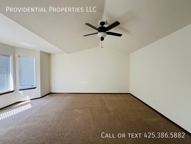 Building Photo - 7625 NE 201st Pl