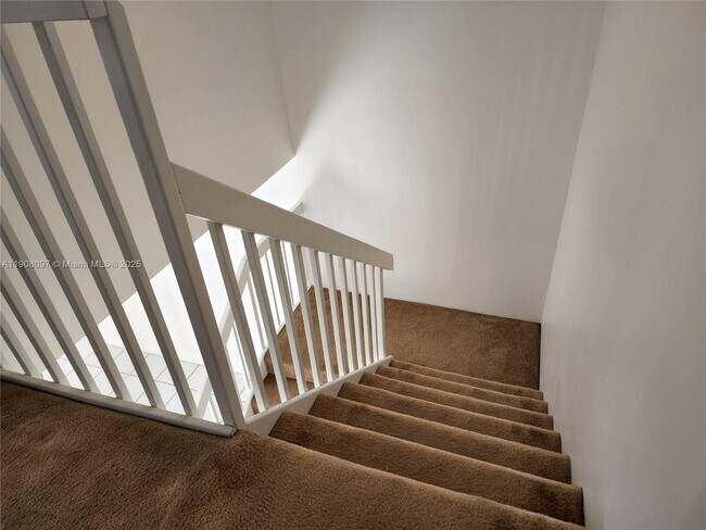 Building Photo - 2706 27th Way