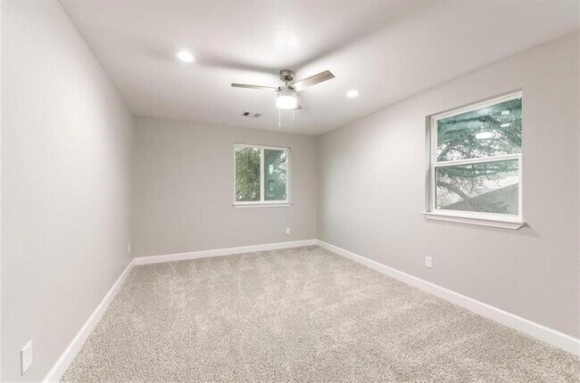 Building Photo - 5763 Easthampton Dr