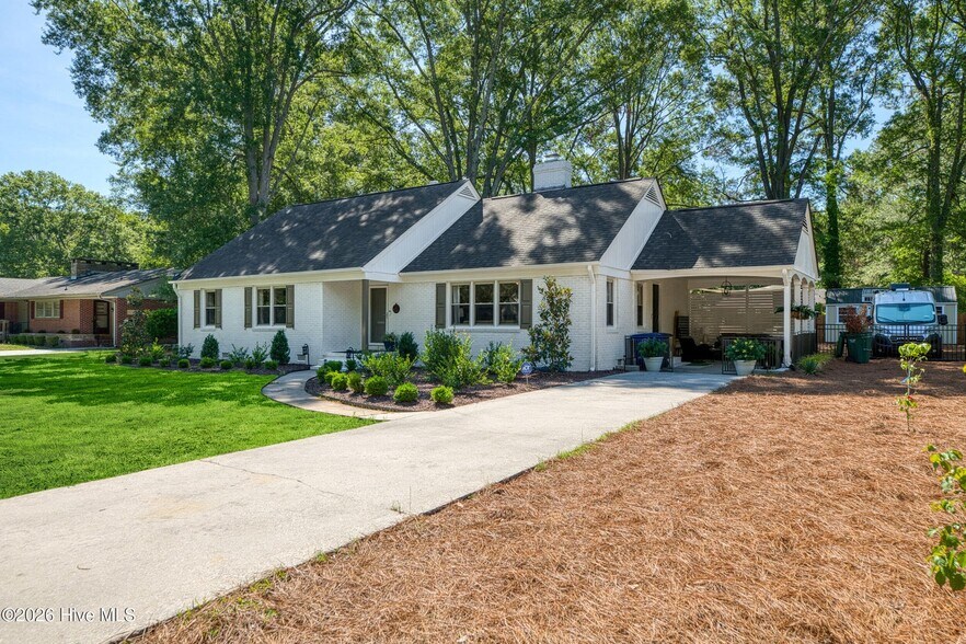 Building Photo - 611 Clark Dr