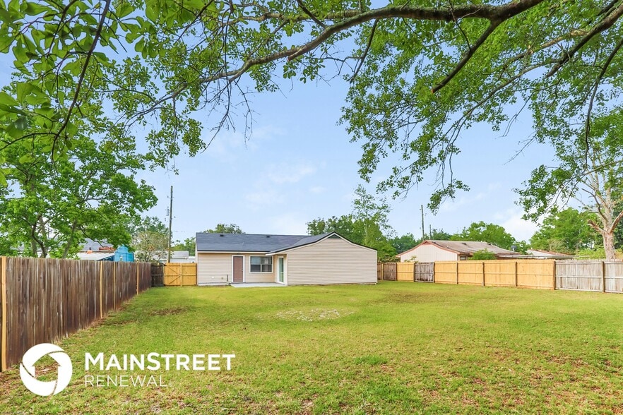 Building Photo - 7540 Collins Ct