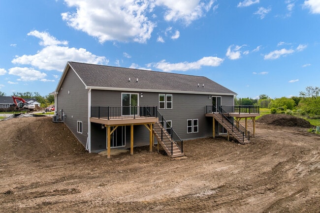 Building Photo - W219N16241 Primrose Ct
