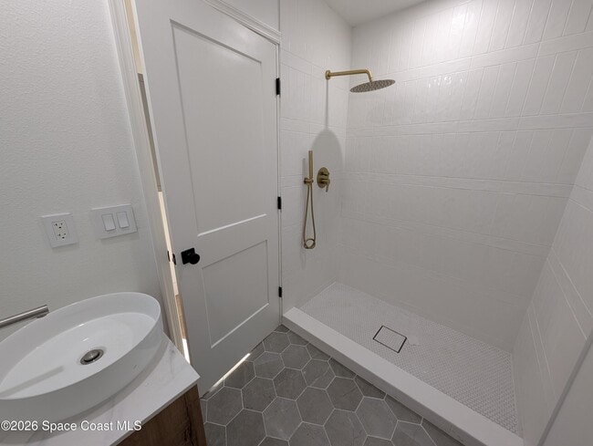 Building Photo - 1827 Guava Ave