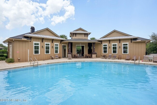 Building Photo - 633 Seville Pkwy