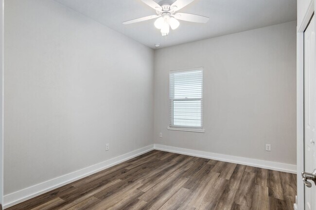 Building Photo - Stunning Brand-New 3-Bedroom, 3-Bathroom H...