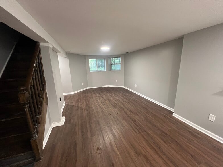 Living room - 2543 W Thomas St