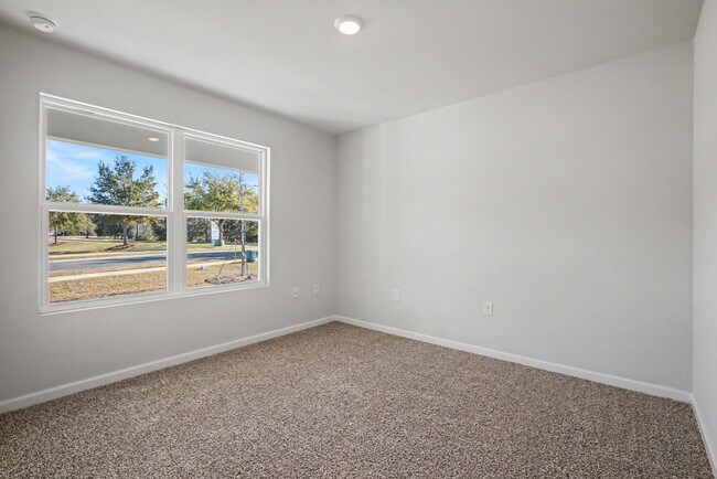 Building Photo - 4000 Cottage Farm Rd