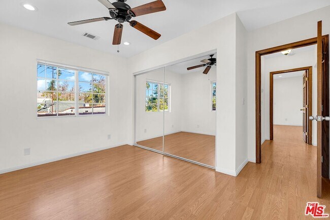 Building Photo - 743 N Las Palmas Ave