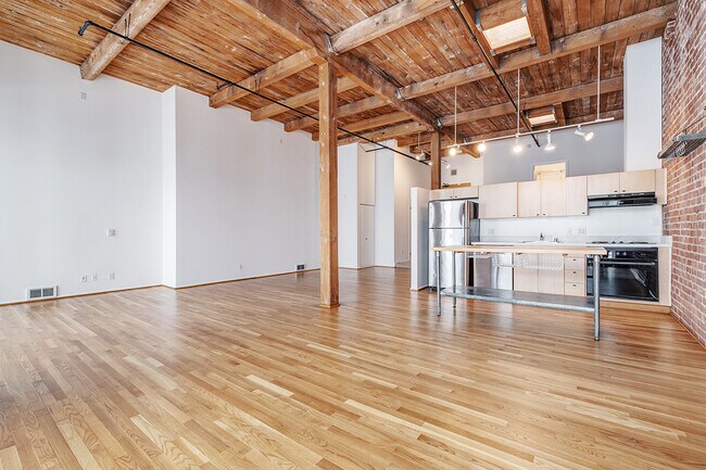 Building Photo - 355 Bryant St