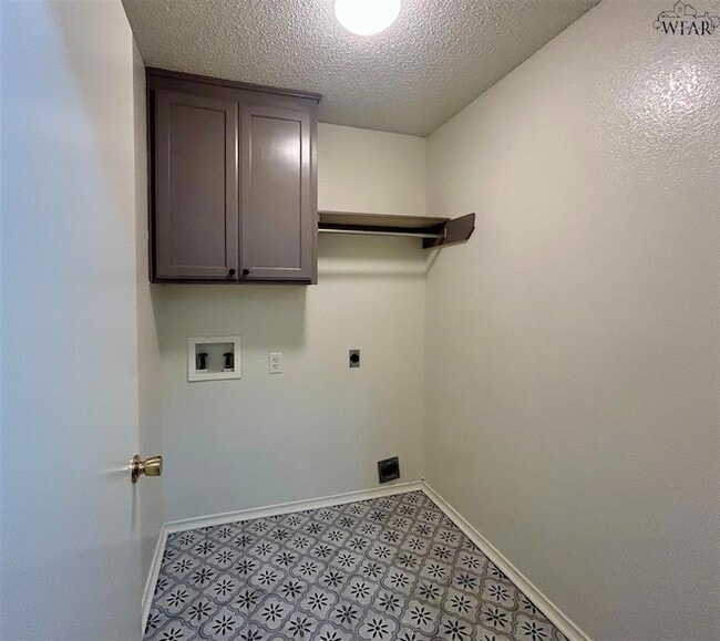 Building Photo - 5008 Bayberry Dr