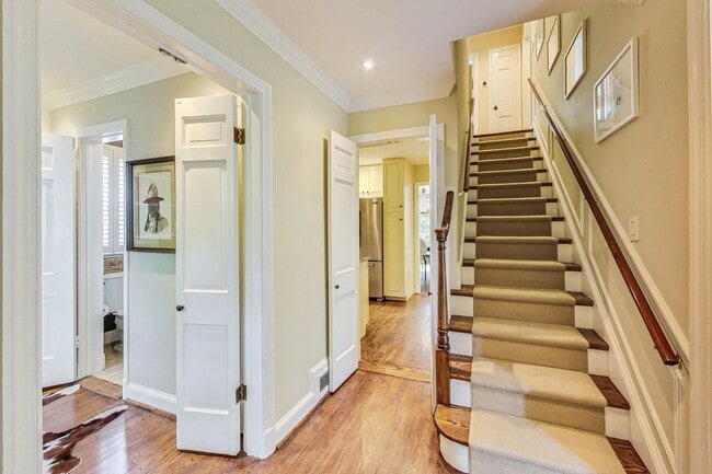 Building Photo - COMING SOON - Stunning 4 bed + 2 full & 2 1/2 bath Classic in NW DC