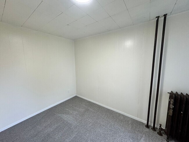 Building Photo - Available June 1st - RECENTLY REFRESHED 2 BED/1 BATH