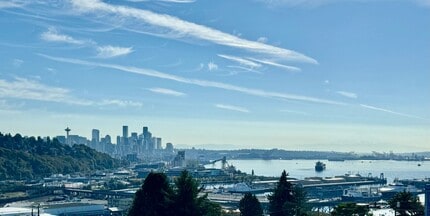 Building Photo - Magnolia View Home